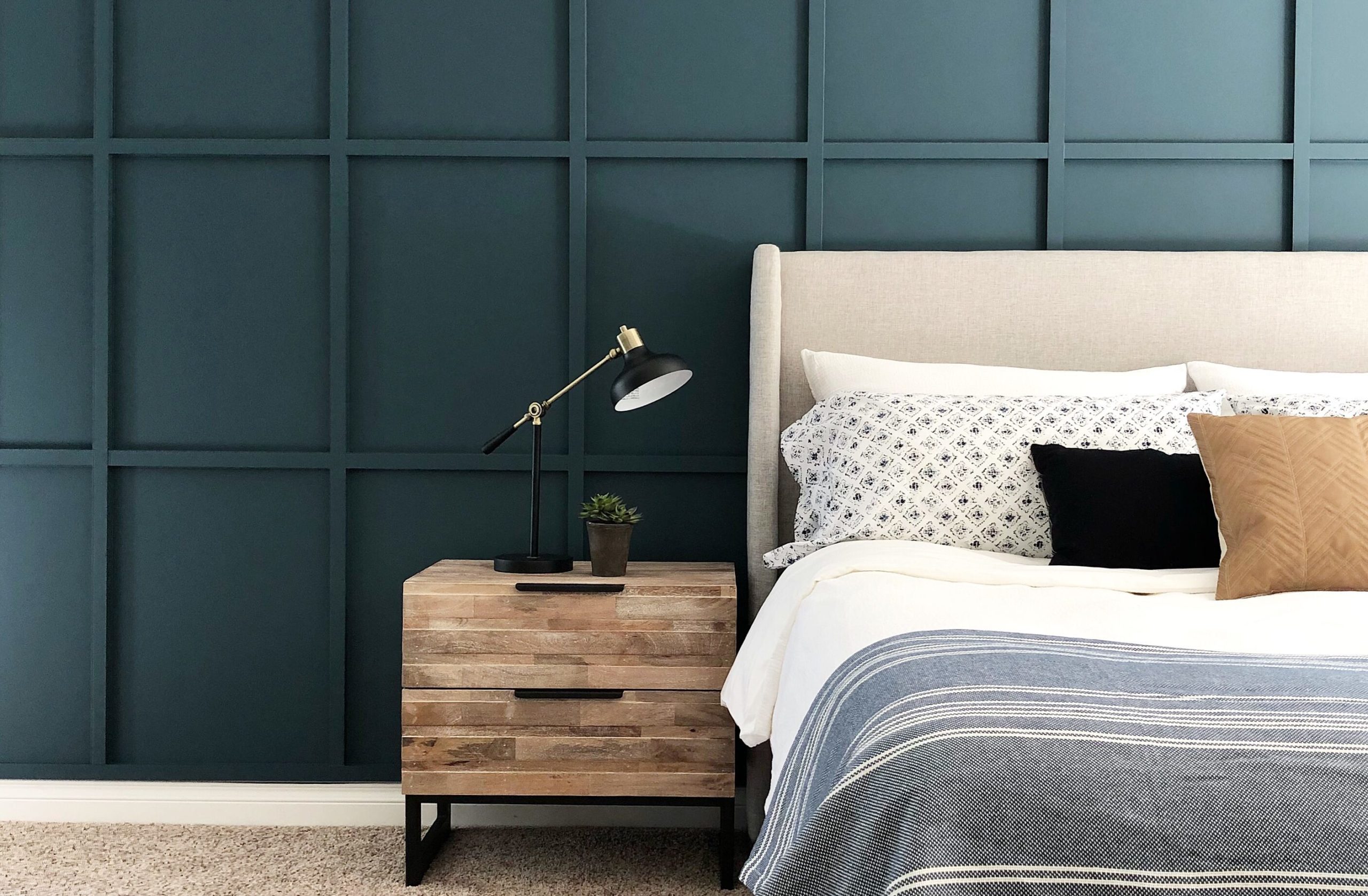 How To Diy A Board And Batten Wall Dos, How To Build A Horizontal Wall Bedroom