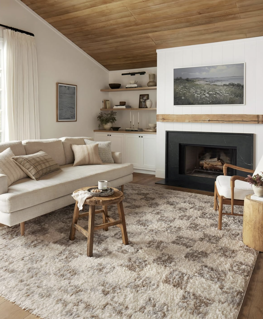 Photo of checkered rug in front room.