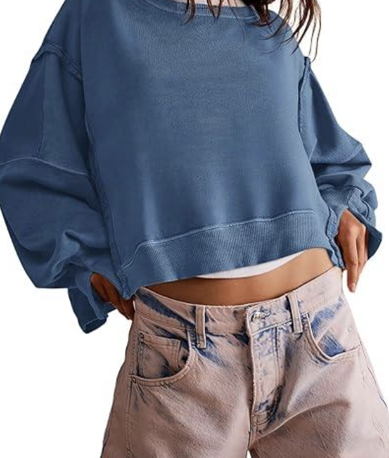 Cozy is more than what you see. Think acoustic playlists, plaid shackets, knee boots, and warm textures that bring every sense into autumn.